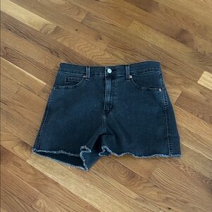 Signature Levi Strauss
Jean high rise shorts size 8 w-29